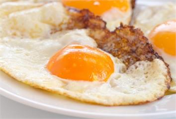 蛋變貴了！營養師公開「10種好食物」一樣能補充蛋...