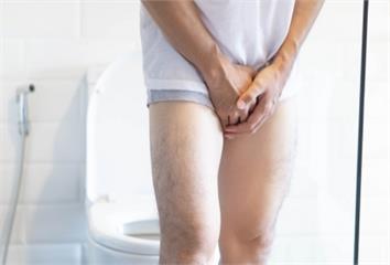 弟弟洗了還是臭？ 泌尿科醫師曝「常見錯誤洗鳥行為...