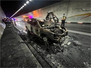 國五北上雪隧內火燒車　雙向封閉「車輛大排長龍」