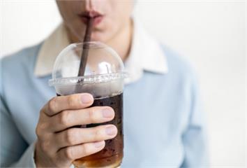 研究：黑咖啡加牛奶抗發炎能力倍增！「這些食物結合...