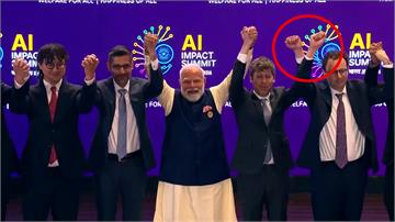 印度AI峰會 阿特曼、阿莫戴合照「拒握手」場面尷...