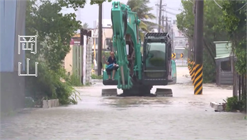 凱米豪雨炸高雄！岡山水淹逾90公分　民眾開車險滅...