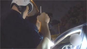 駕駛持毒拒檢！襲警後逃跑邊喊救命 瞎扯手斷仍被壓...