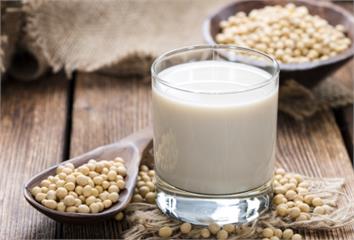 牛奶、豆漿皆含優質蛋白、能防骨鬆  但比較「1元...