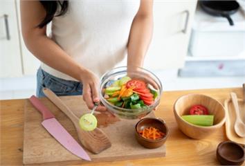 低碳飲食狂掉頭髮？你可能踩到「這3個陷阱」  營...