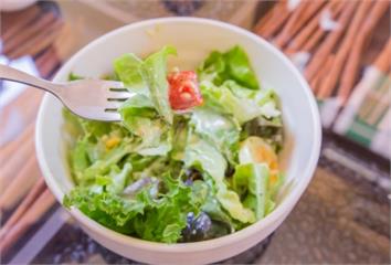 生食vs.熟食怎麼選？營養師程涵宇提醒 三大族群...