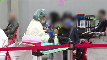 台灣恐步香港後塵？醫籲加強長者疫苗施打率
