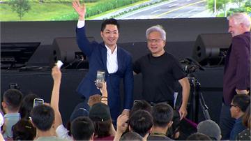 黃仁勳親曝台灣總部2030年啟用！蔣萬安贈市鑰、...