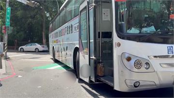新加坡婦來台觀光遭客運輾壓 當場OHCA搶救中