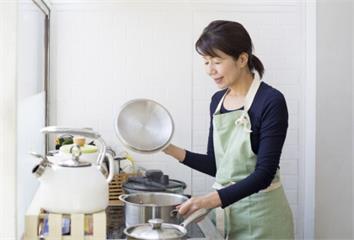 「這4種」夏天常吃的食物恐害你拉進醫院！醫嚴厲警...