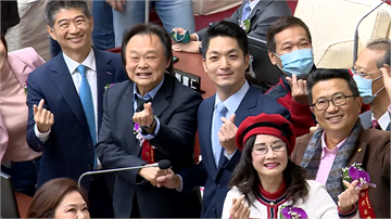蔣萬安上任台北市長首日 「蔣師」王世堅第一份禮物...