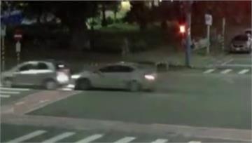 疑前妻被搶！3車新北上演「玩命關頭」　害11車3...