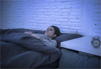 你以為睡覺很簡單嗎？太早或太晚睡 免疫力都會失調