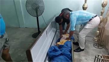 嚇人！棺材突傳聲響　厄瓜多76歲婦「死而復生」