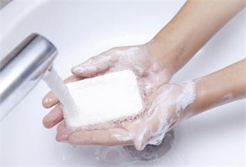 潔癖未必只是愛乾淨！精神科醫師提醒：過度焦慮恐是...