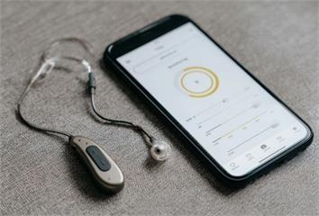 聽力退化恐增失智風險！專家教你5招延緩耳力老化