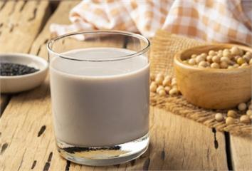 黑豆漿「這6大好處」　 每天1杯降膽固醇、調荷爾...