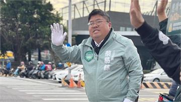 民進黨嘉義縣長初選蔡易餘輾壓黃榮利出線 高喊「團...