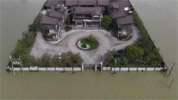 才秀出超狂防水閘門擋大水...泉月樓行館爆60坪...