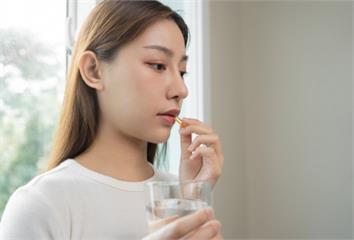 不只葡萄柚汁！ 藥師警告「3種常見果汁」也會干擾...