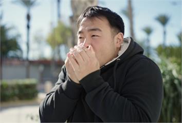 天氣變冷手腳冰冷？醫：恐是腦中風前兆 這3種人最...