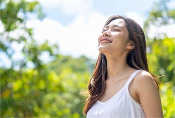 女性更容易缺維生素D？專家揭原因 不是有曬太陽就...