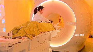 戴「金屬項鍊」闖核磁共振室 美國男子遭「吸入機器...