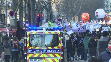 法國增逾30萬人確診 教師不滿防疫政策罷工