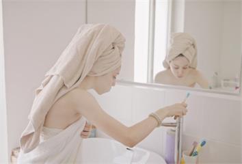 冬天洗澡「5習慣」超致命！醫嚴厲警告   水太熱...