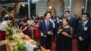 雙十酒會擺滿台灣特色美食！賴清德讚好吃：這就是台...
