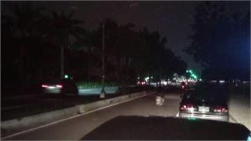 颱風夜停電 高雄鳳山路燈故障一片漆黑