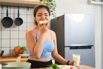 紫米、全麥吐司竟是血糖陷阱？醫揭「真相」 網錯愕...