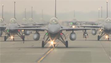 剛秀完「大象走路」 F-16V驚傳墜海 上尉飛官...