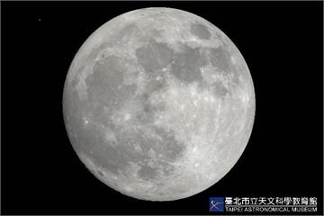 本世紀僅見！ 中秋夜迎「9年來最大中秋月+土星合...