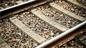 西班牙高鐵對撞釀45死 初步調查報告出爐：鐵軌疑...