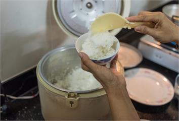 飯放電鍋保溫卻變黃？專家揭真相  小心這1種米超...