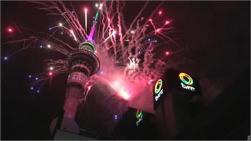 全球最早跨年煙火秀！紐西蘭率先登場 環繞式發射時...