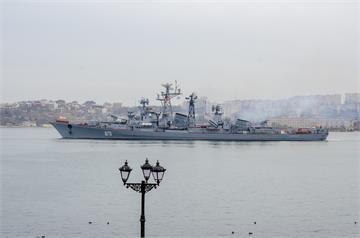 日本防衛省稱陸軍艦「侵入領海」 向中國表達「強烈...