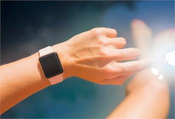 智慧手環、智慧手錶正夯 戴了就能當自己的健康管理...