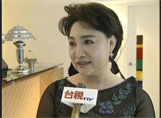 〈風飛沙〉紅遍大街小巷！晚年與病魔抗爭　陳盈潔7...