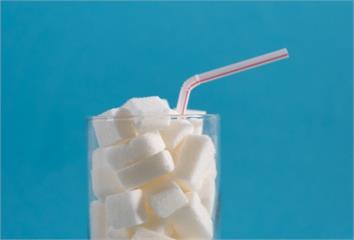 含糖飲料不只讓你胖 還促進1癌症的死亡風險