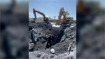 車子深埋3米泥土「嚴重變形」 家屬悲痛：自家機器挖出砂石場老闆娘