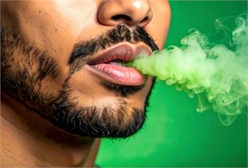口臭不只是沒刷牙！醫：恐是7種健康警訊 糖尿病、...