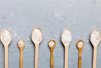 吃太鹹不只傷心臟！醫揭6大健康危機 連大腦也受害