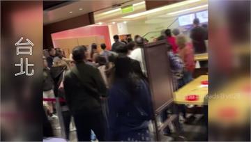 領預訂年菜大排長龍 民眾怒：害延遲拜祖先