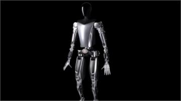 2023人工智慧大會 特斯拉展出機器人「單手舉鋼...