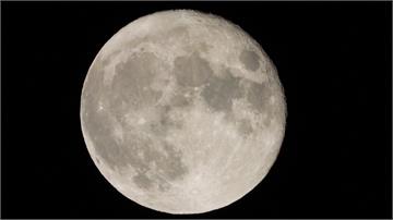 記得抬頭看！「超級藍月」今晚登場 百年間只出現4...