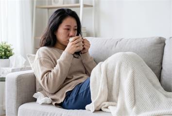 感冒愈來愈難好？醫揭胸口「1器官」悄悄退化  恐...