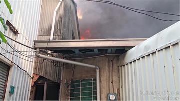 台南青年路民宅突竄火舌濃煙瀰漫 1女罹難身分待確...
