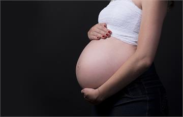 今年首例母嬰垂直傳染「李斯特菌症」 母孕期曾吃生...